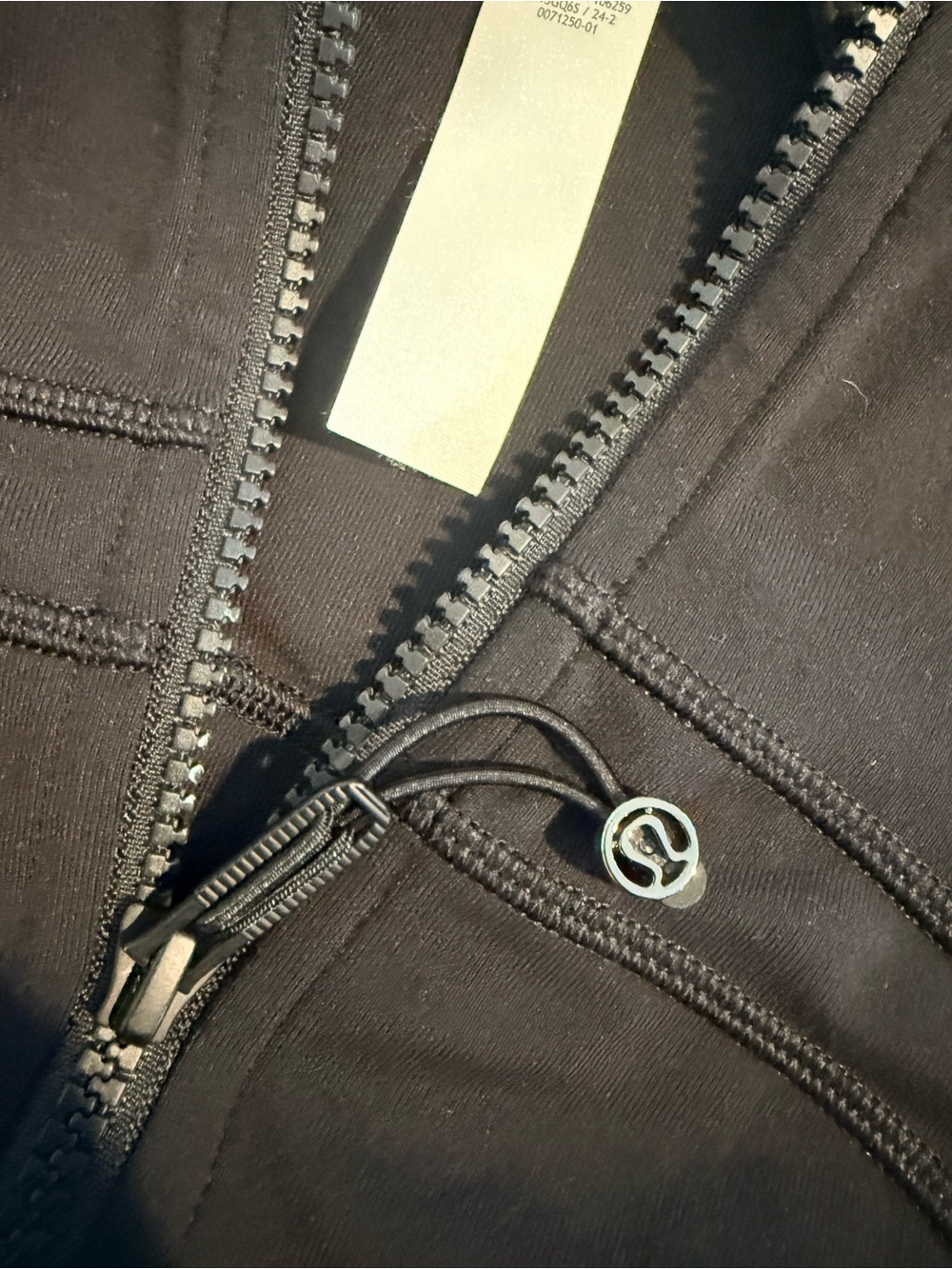 Black Lululemon define Zip-Up Jacket with Logo Pull